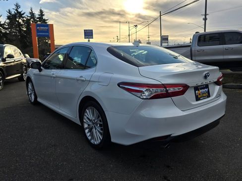 Used 2018 Toyota Camry XLE w/ Audio Package image 5