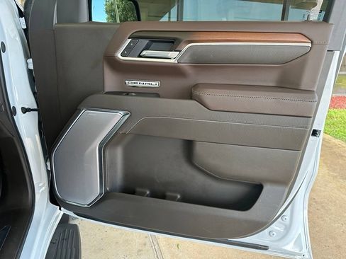 Used 2026 GMC Sierra 1500 Denali w/ Technology Package RWD image 38