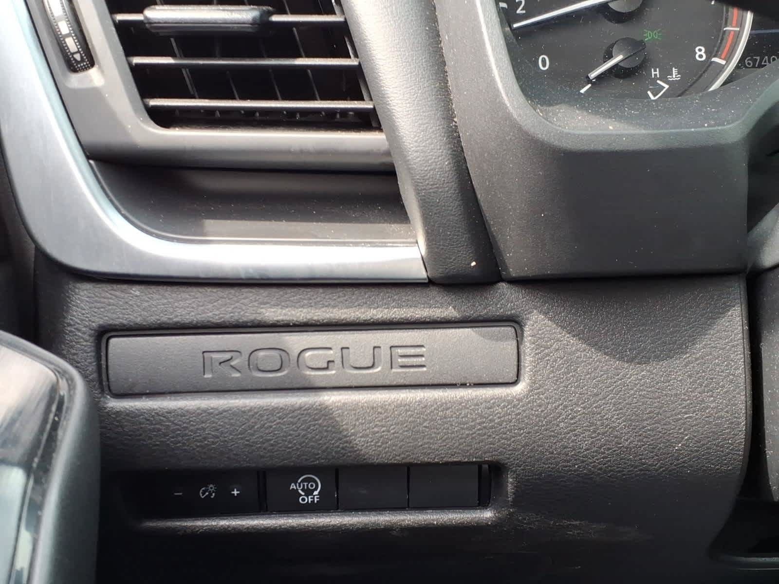 Used 2024 Nissan Rogue S AWD/4WD image 22