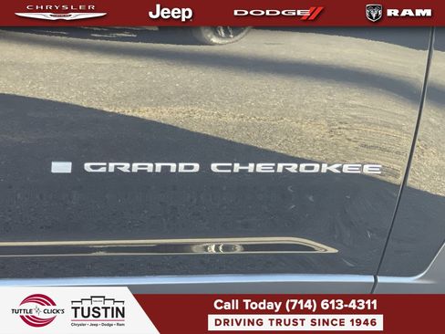 Used 2025 Jeep Grand Cherokee L Laredo w/ Luxury Tech Group I RWD image 8