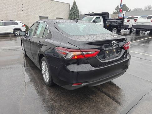 Used 2023 Toyota Camry LE image 5