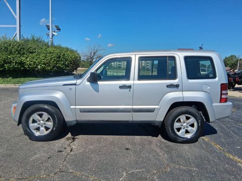 Used 2011 Jeep Liberty Sport AWD/4WD image 5