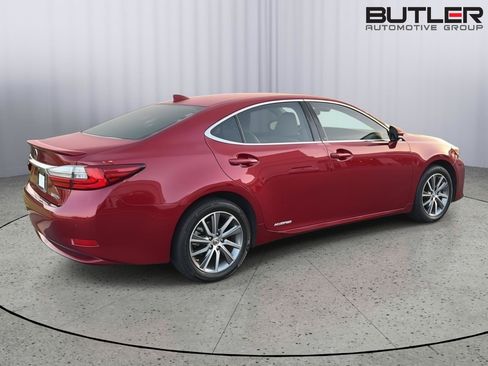 Used 2018 Lexus ES 300h w/ Luxury Package FWD image 7
