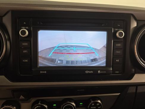 Used 2019 Toyota Tacoma SR5 AWD/4WD image 22