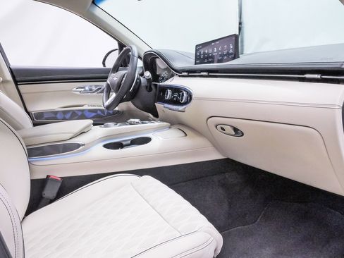 Certified 2025 Genesis GV70 3.5T Sport w/ Sport Advanced Package image 13