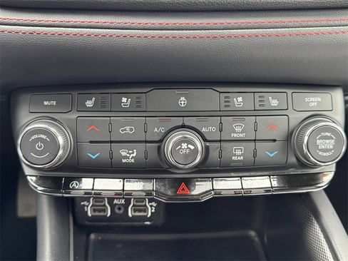 Certified 2024 Dodge Durango GT image 25