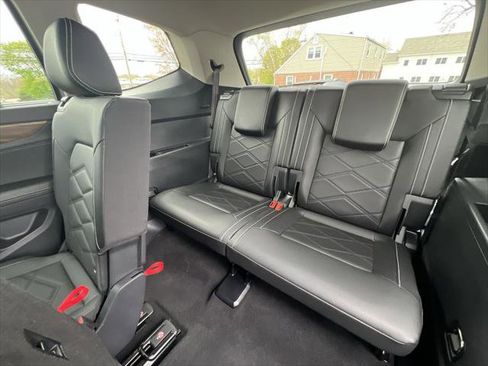 Certified 2025 Volkswagen Atlas SE AWD/4WD image 22