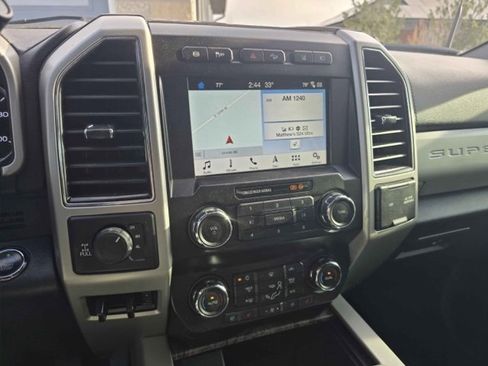 Used 2019 Ford F250 Lariat w/ Lariat Ultimate Package image 3