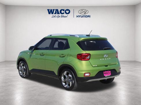 Used 2024 Hyundai Venue SEL FWD image 6