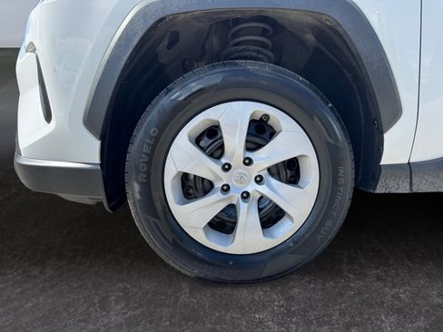 Used 2023 Toyota RAV4 LE image 9