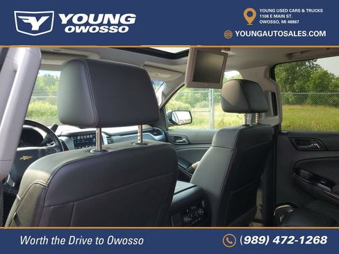 Used 2020 Chevrolet Suburban LT AWD/4WD image 30