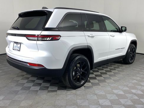 New 2026 Jeep Grand Cherokee Altitude AWD/4WD image 19