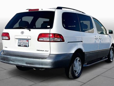 Used 2003 Toyota Sienna XLE image 12