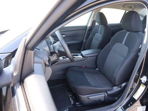 Used 2024 Nissan Sentra SV FWD image 8