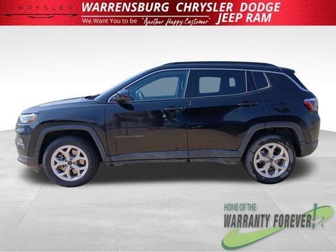 Used 2025 Jeep Compass Latitude w/ Convenience Group AWD/4WD image 7