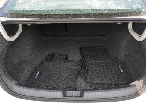 Certified 2025 Volkswagen Jetta S FWD image 9