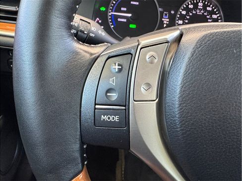 Used 2014 Lexus ES 300h w/ Luxury Package w/Bamboo Trim FWD image 15