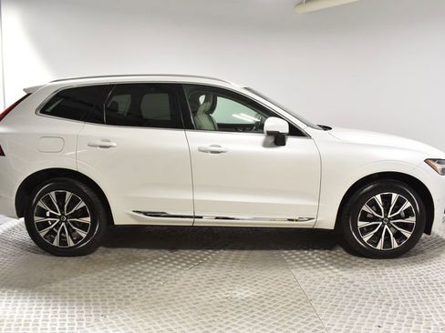 Used 2023 Volvo XC60 B5 Plus image 6