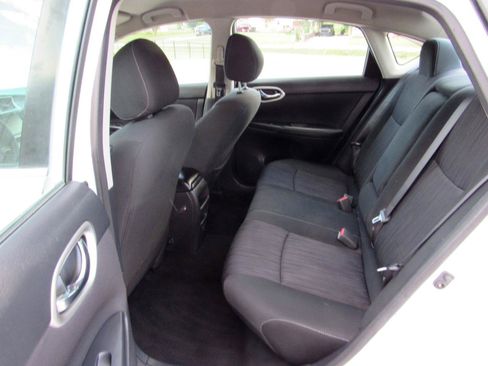 Used 2019 Nissan Sentra SV FWD image 5