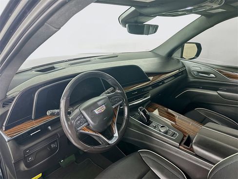 Used 2021 Cadillac Escalade ESV Premium Luxury w/ LPO, Illumination Package image 30