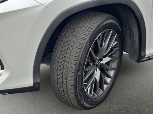 Used 2022 Lexus RX 450hL Luxury image 34