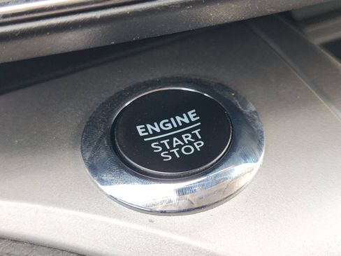 Used 2022 Ford Explorer XLT w/ Equipment Group 202A AWD/4WD image 23