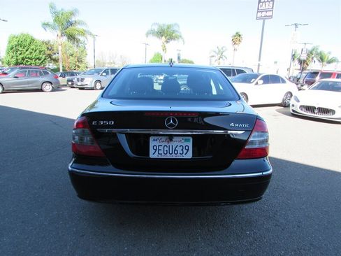 Used 2009 Mercedes-Benz E 350 4MATIC Sedan image 4