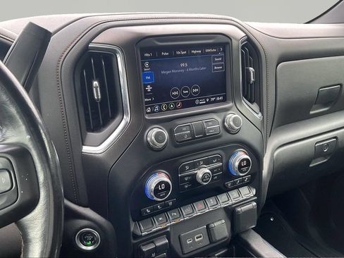 Used 2022 GMC Sierra 1500 AT4 w/ AT4 Premium Package AWD/4WD image 11