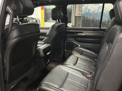 Used 2024 Jeep Wagoneer Series II AWD/4WD image 22