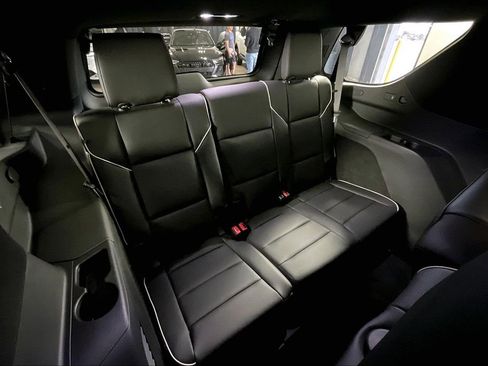 Used 2025 Cadillac Escalade Sport w/ Touring Package image 39