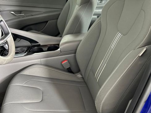 Certified 2023 Hyundai Elantra SEL w/ Convenience Package image 12