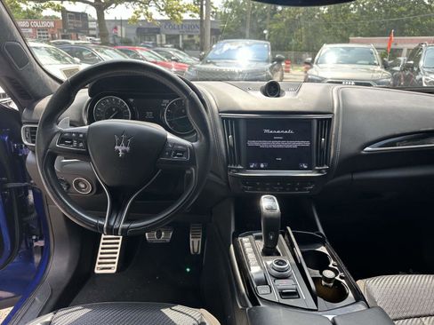 Used 2022 Maserati Levante Modena AWD/4WD image 19