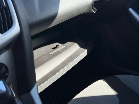 Used 2012 Ford Focus SE FWD image 22