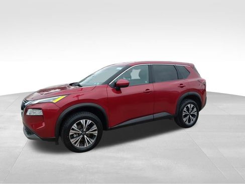 Used 2023 Nissan Rogue SV image 2
