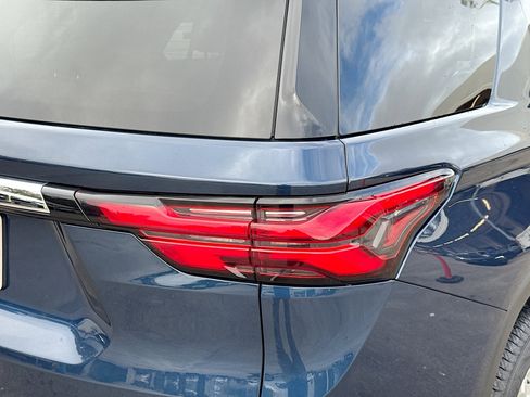 Used 2023 Chevrolet Traverse LS image 27