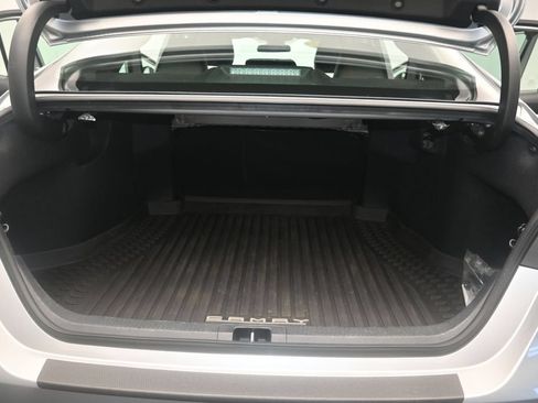 Used 2022 Toyota Camry SE FWD image 11