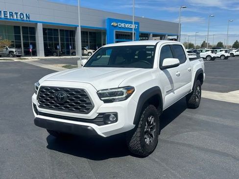 Used 2023 Toyota Tacoma TRD Off-Road w/ Technology Package AWD/4WD image 30