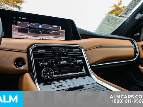 Used 2025 Nissan Armada SL w/ Captain's Chari Seat Package image 36