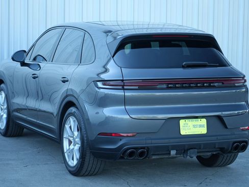 Used 2024 Porsche Cayenne S image 58