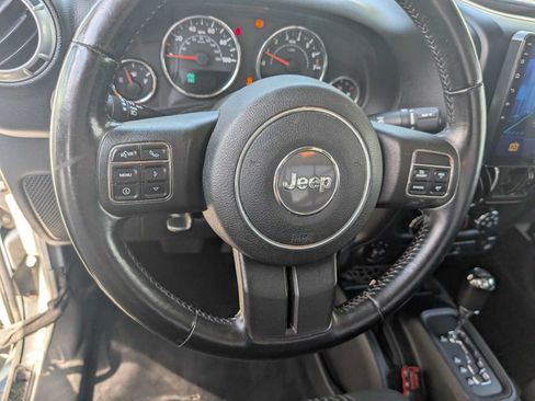 Used 2012 Jeep Wrangler Unlimited Sahara w/ Connectivity Group AWD/4WD image 16