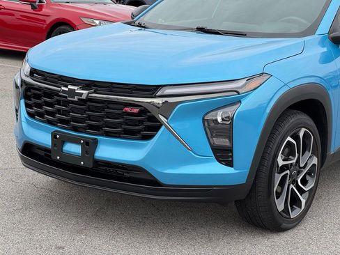 Used 2025 Chevrolet Trax RS w/ Driver Confidence Package image 33