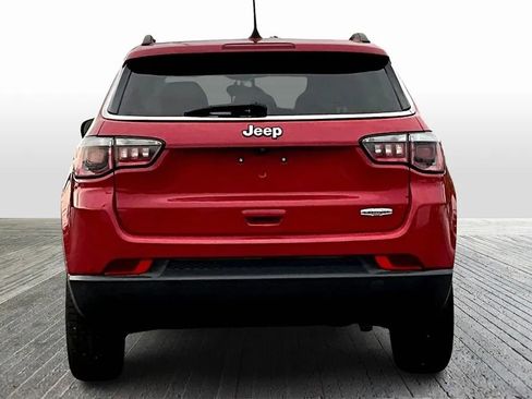 Used 2017 Jeep Compass Latitude w/ Popular Equipment Group image 4