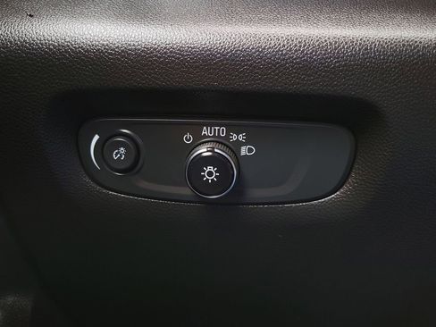 Used 2021 Chevrolet Traverse LS w/ LPO, Blackout Package image 18