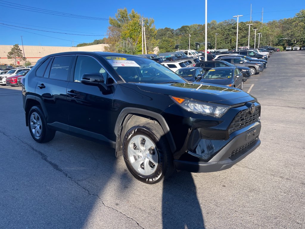 Certified 2022 Toyota RAV4 LE AWD/4WD image 6