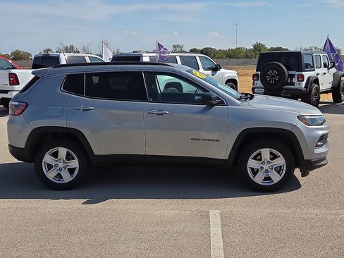 Used 2022 Jeep Compass Latitude w/ Convenience Group AWD/4WD image 6