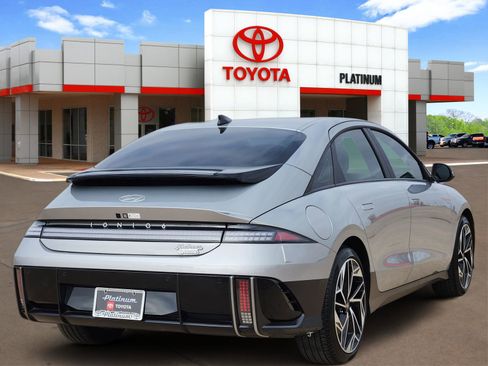 Used 2025 Hyundai Ioniq 6 SEL image 4