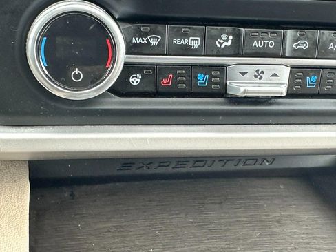 Used 2024 Ford Expedition Max Limited image 26