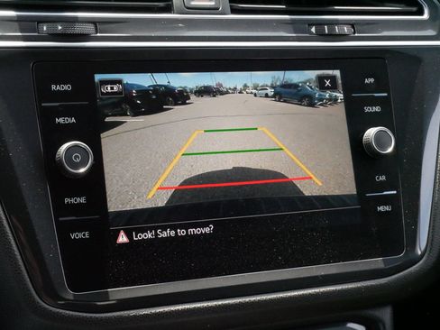 Certified 2023 Volkswagen Tiguan SE R-Line AWD/4WD image 30