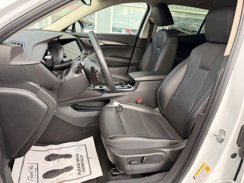 Used 2023 Buick Envision Essence image 10