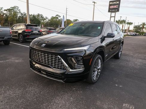 Certified 2026 Buick Enclave Avenir image 3